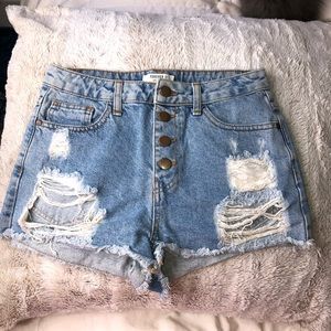 DENIM HIGHWAISTED SHORTS